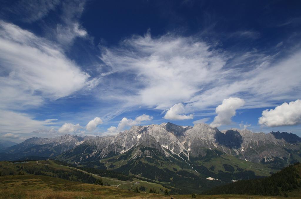 Отель Der Alpenblick Санкт-Йохан Экстерьер фото